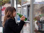 Медведев предлагает сажать продавцов за продажу алкоголя детям: «За это руки отрубают»